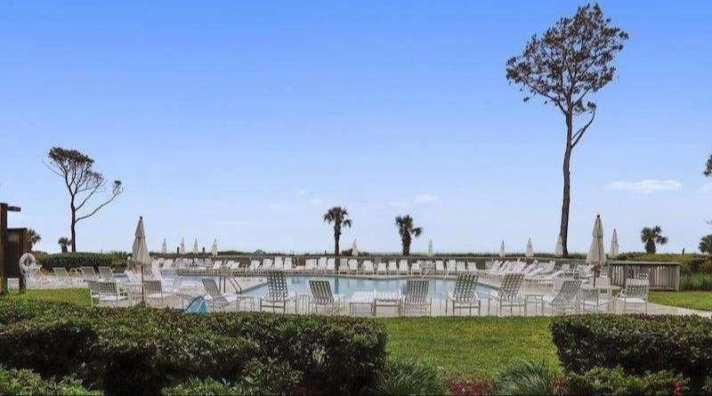 outdoor pool area at the Ocean One Villas complex