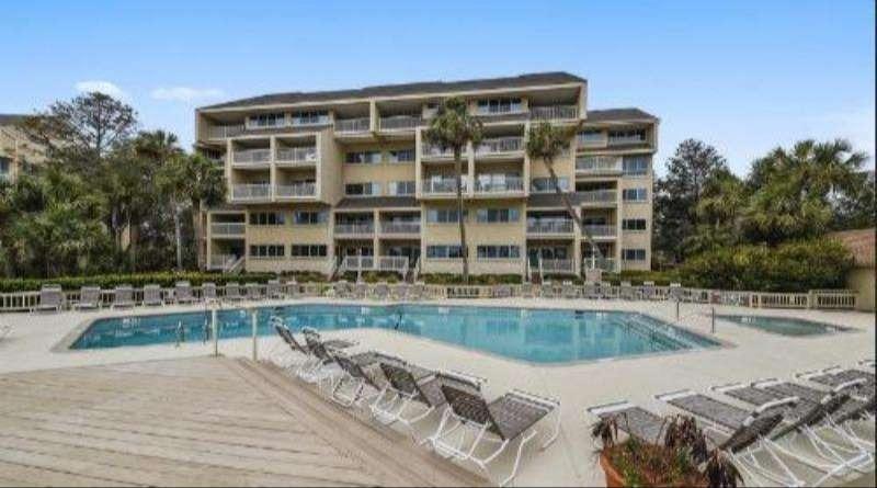 oceanfront condominium complex located in the Palmetto Dunes Plantation 